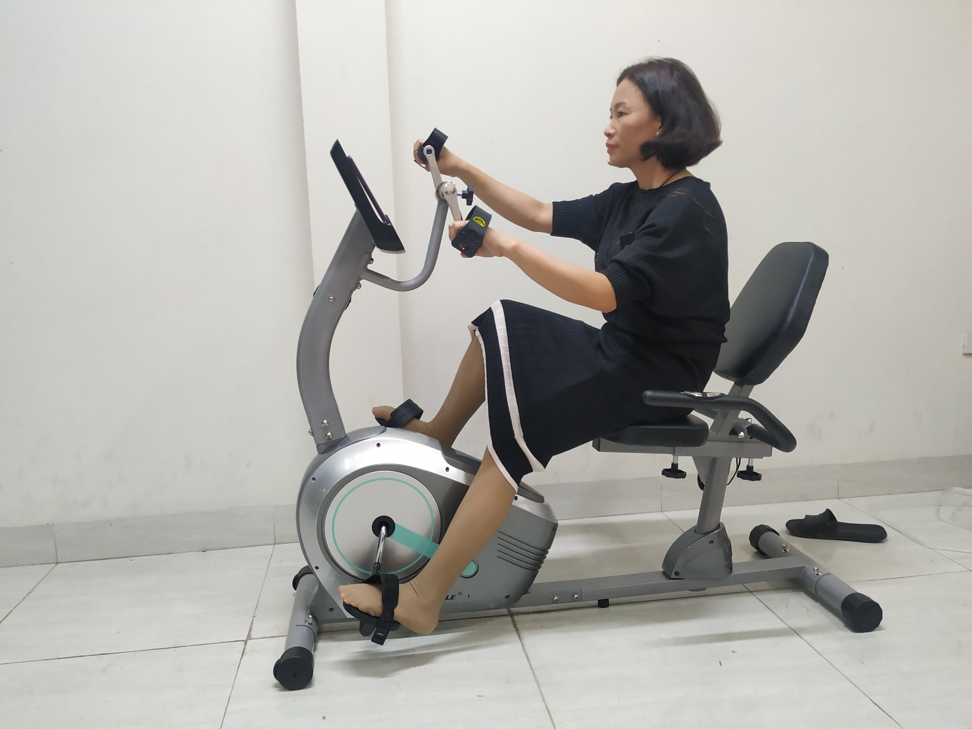 Xe đạp tập vật lý trị liệu có thể sử dụng dễ dàng tại nhà