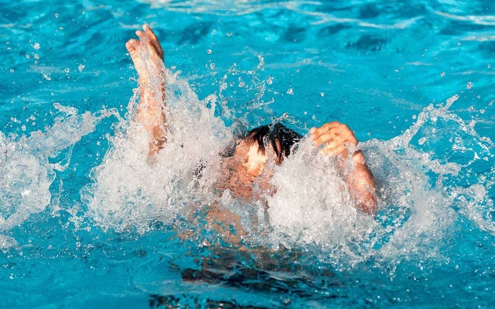 Bơi lội giúp trang bị kỹ năng an toàn, chống đuối nước cho người tập