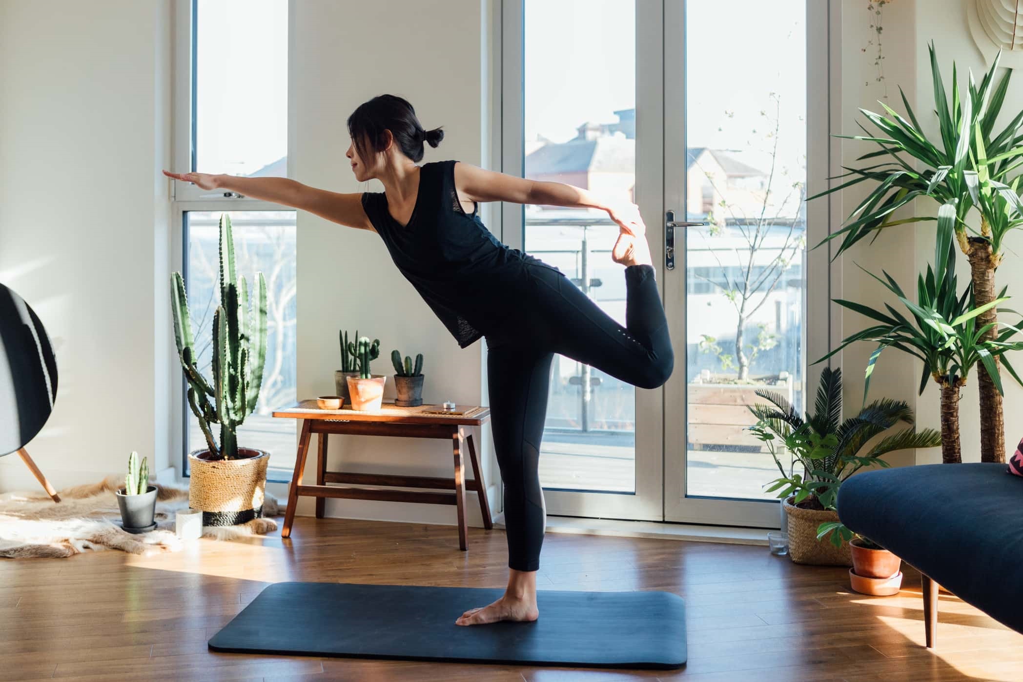 HƯỚNG DẪN] Cách tập Yoga Tại Nhà Cho Người Mới Đơn Giản