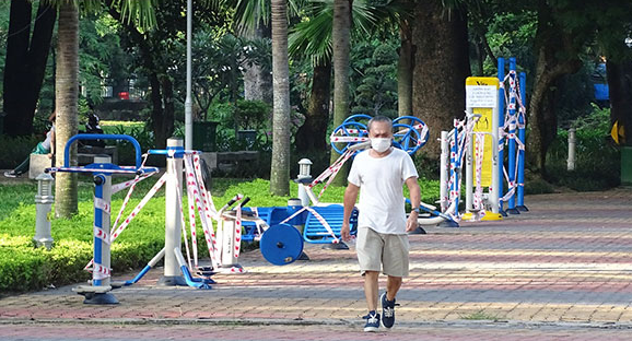 Công viên Hoàng Văn Thụ trang bị các dụng cụ thể thao ngoài trời để người tham quan, người dân sử dụng miễn phí