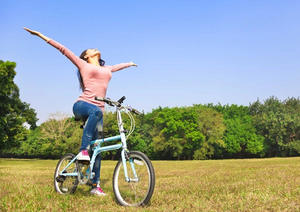 Đạp xe ngoài trời giúp cải thiện tình trạng căng thẳng, ổn định tinh thần 
