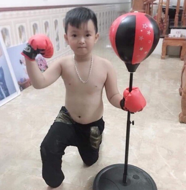Tập luyện đấm bốc, boxing tại nhà phù hợp với hầu hết mọi lứa tuổi. 