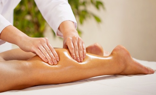 Massage giúp giảm mỡ và thon gọn hơn với cơ đùi