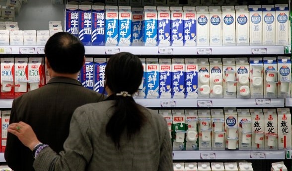 Uống nhiều sữa là một trong những chiến dịch tăng chiều cao của người Trung Quốc