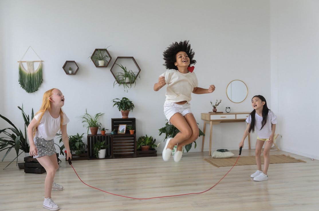 Nhảy dây tăng chiều cao phù hợp với trẻ nhỏ và trẻ trong độ tuổi dậy thì
