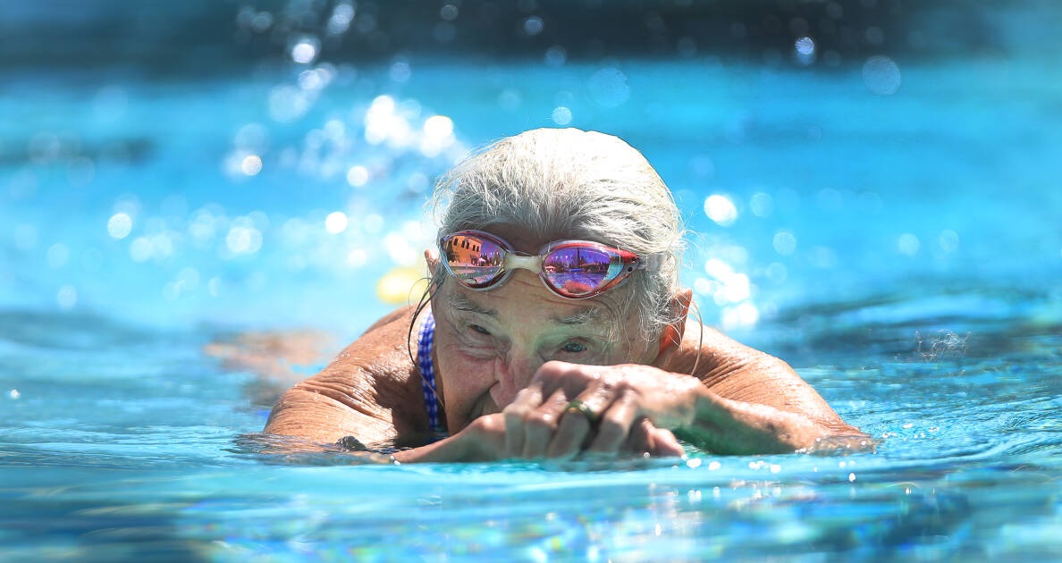 Bơi lội là không biệt tuổi tác