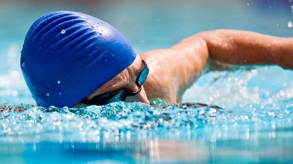 Tắm hồ bơi nhiều có thể làm tăng nguy cơ mắc một số bệnh