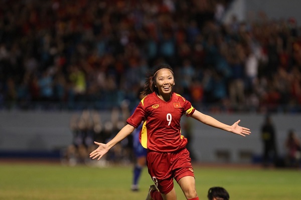 Đội trưởng Huỳnh Như làm bàn thắng cho tới tuyển chọn phái nữ Việt Nam