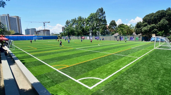 Sân cỏ nhân tạo là gì