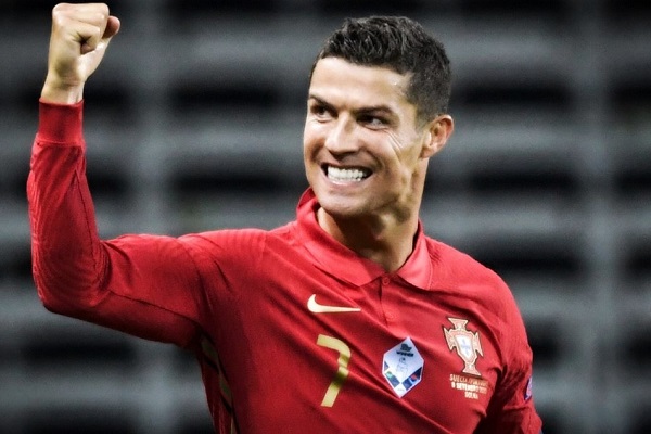 Anh đạt được nhiều danh hiệu lớn nhỏ trong sự nghiệp túc cầu của mình