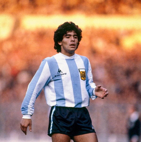 Huyền thoại Diego Maradona luôn nằm trong danh sách những cầu thủ xuất sắc nhất thế giới